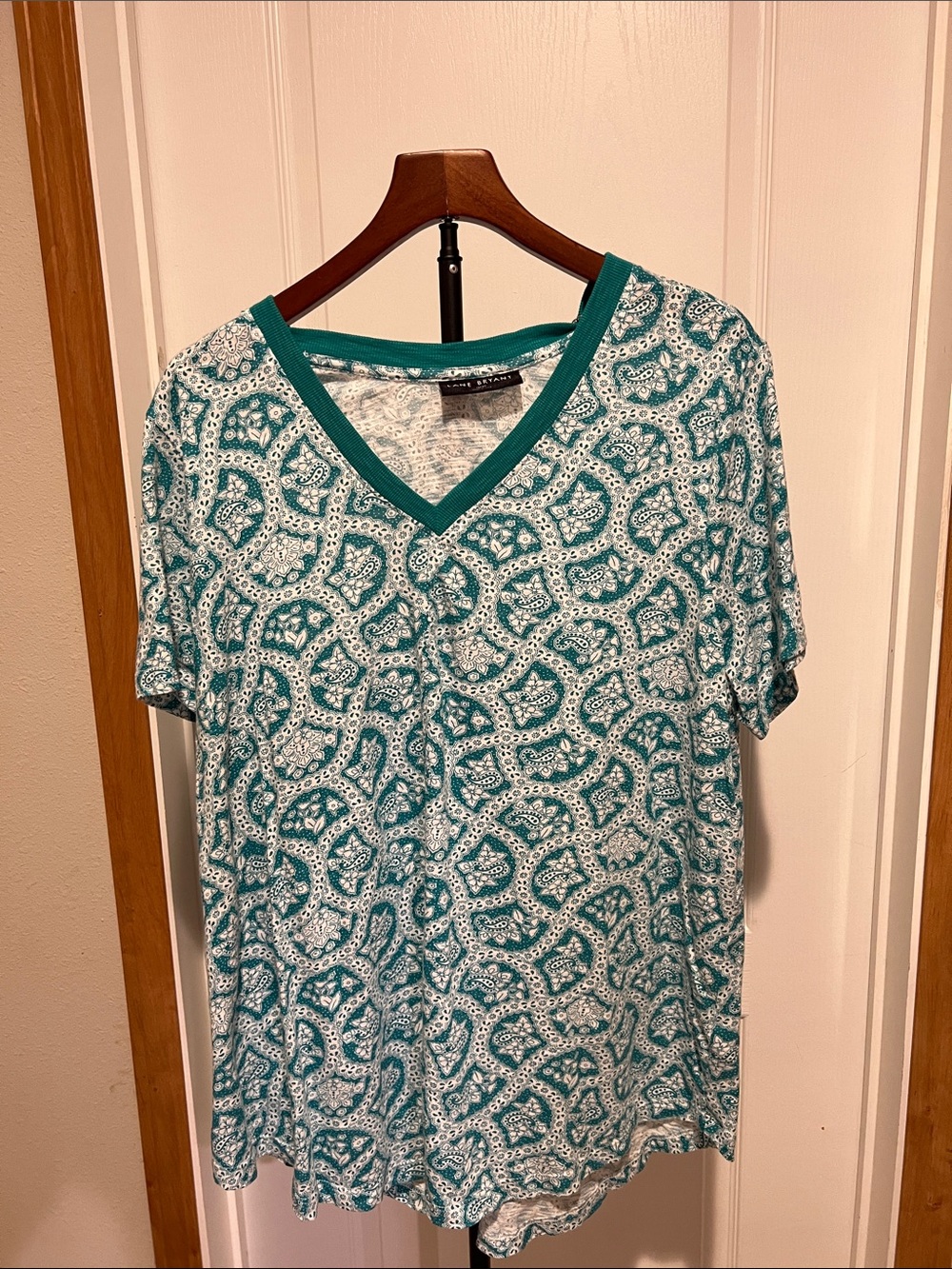 Lane Bryant Teal and White V-Neck Patterned Short Sleeve Tee